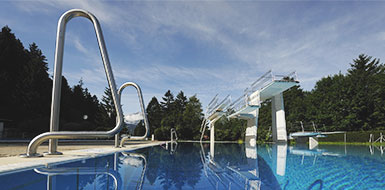heated outdoor pool farchant